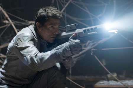 OBLIVION-Tom-Cruise-movie-image-450